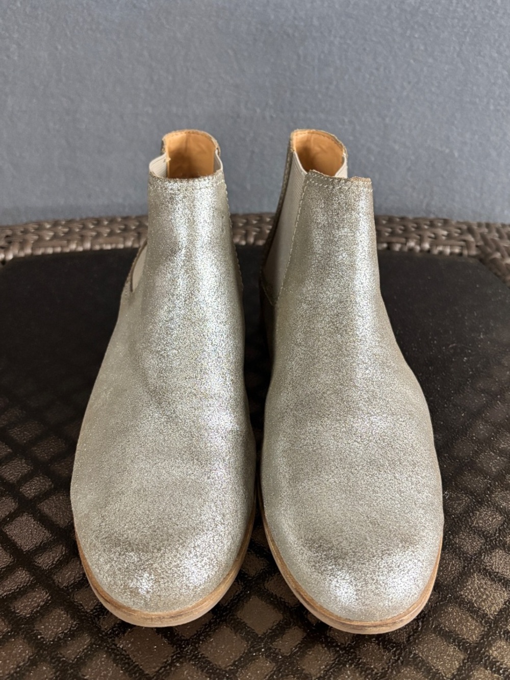 Frye & Co Mila Chelsea Slip On Ankle Boots Metallic Pewter Size 10M